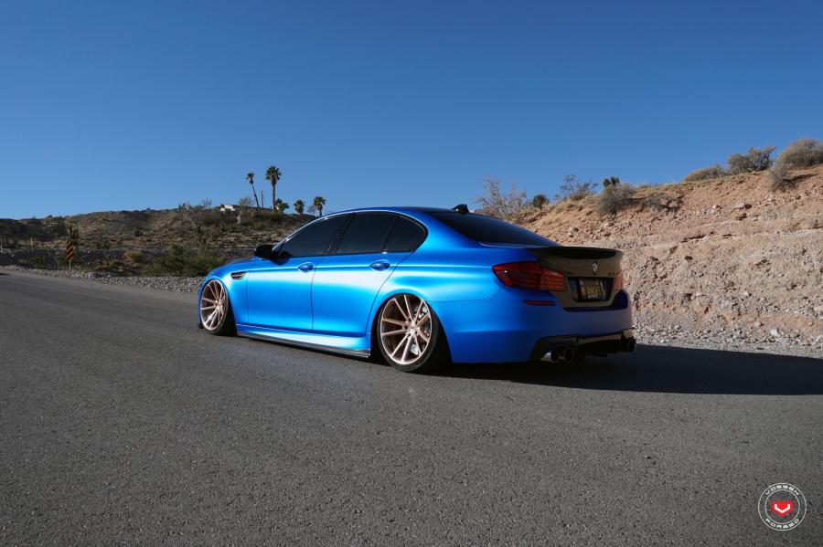  BMW M5 on Vossen Wheels (CG-203) 2017 года  (фото 7 из 24)